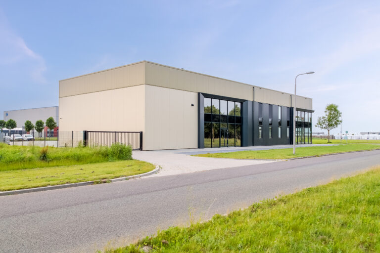 Bedrijfsverzamelgebouw Escudo Emmeloord